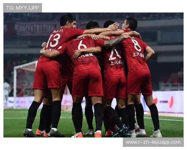 上港闯入亚冠强势表现,球迷热议晋级潜力